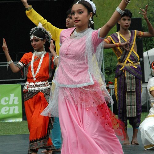The Wonder that is India 14 students and 3 teachers drawn from YMWS schools represented India at the UNESCO World Youth Festival held at Stuttgart, Germany in July 2006 during the FIFA Football World Cup. The trip was sponsored by UNESCO and the Freunde der Erziehungskunst Rudolf Steiners. A cultural presentation ‘The Wonder that is India’ was staged at several events. Union Minister Shri Pranab Mukherjee and the Lord Mayor of Stuttgart Dr. Wolfgang Schuster witnessed one of the performances.
